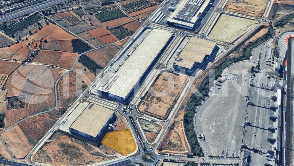 Land in Cheste, Valencia for sale - Aerial - Image 3 of 4