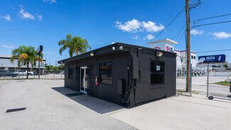 Plus de détails pour 3100 NW 27th Ave, Miami, FL - Commerce de détail à louer