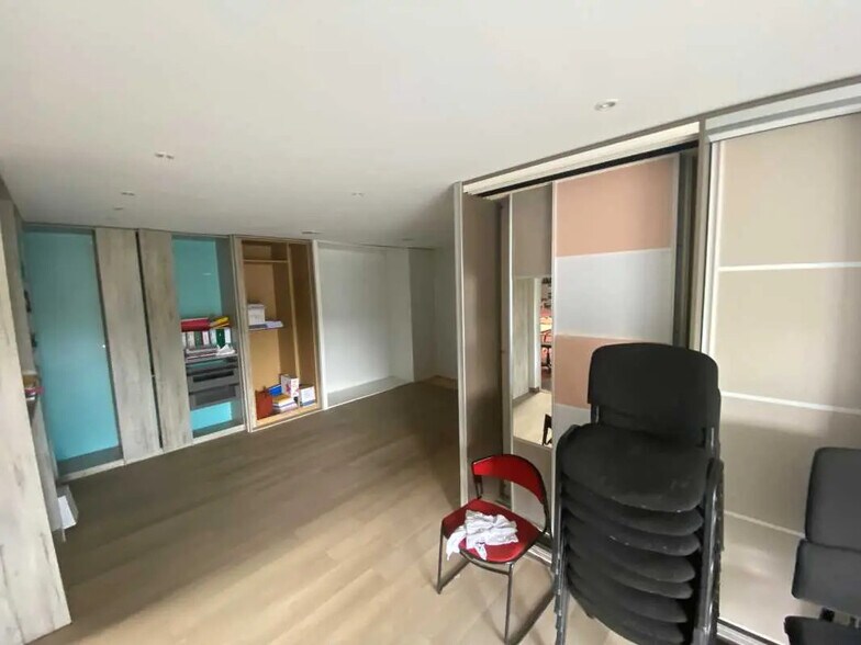 Bureau dans Eysines à louer - Photo du bâtiment - Image 3 de 9