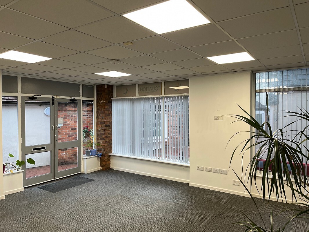 12-15 Deans Ct, Bicester for lease Interior Photo- Image 1 of 7