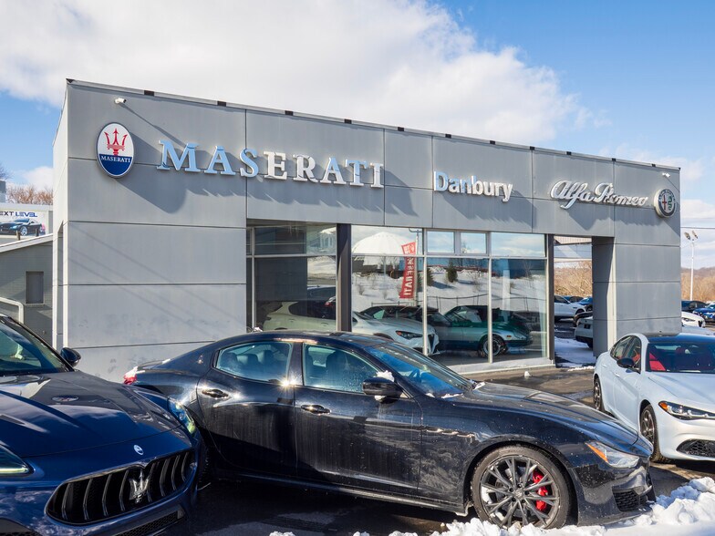 52 Newtown Rd, Danbury, CT for sale - Building Photo - Image 2 of 13