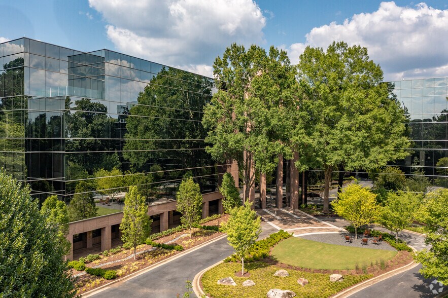 200 Ashford Ctr N, Atlanta, GA à louer - Photo principale - Image 1 de 26