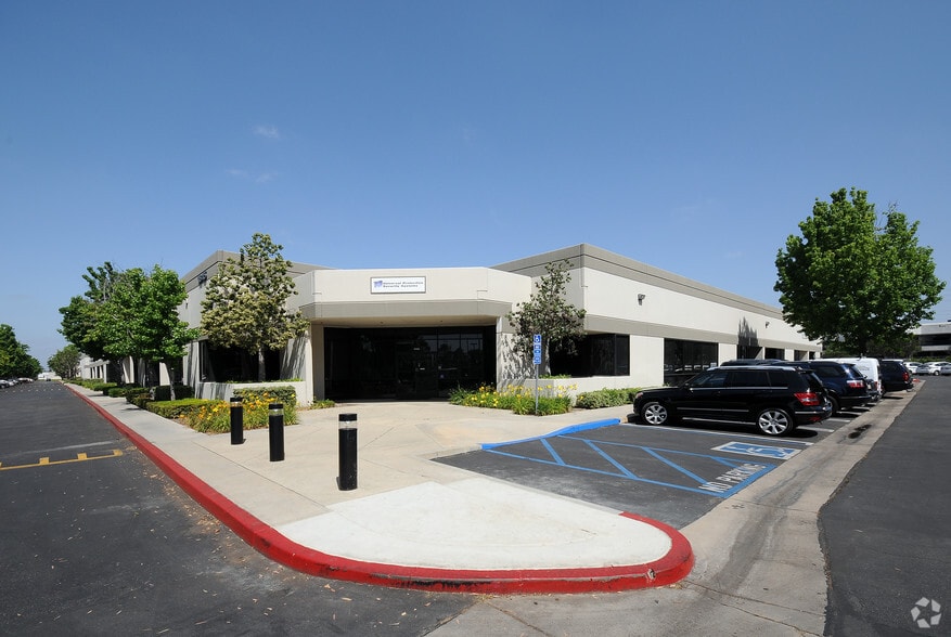 1815 E Wilshire Ave, Santa Ana, CA for lease - Building Photo - Image 2 of 4