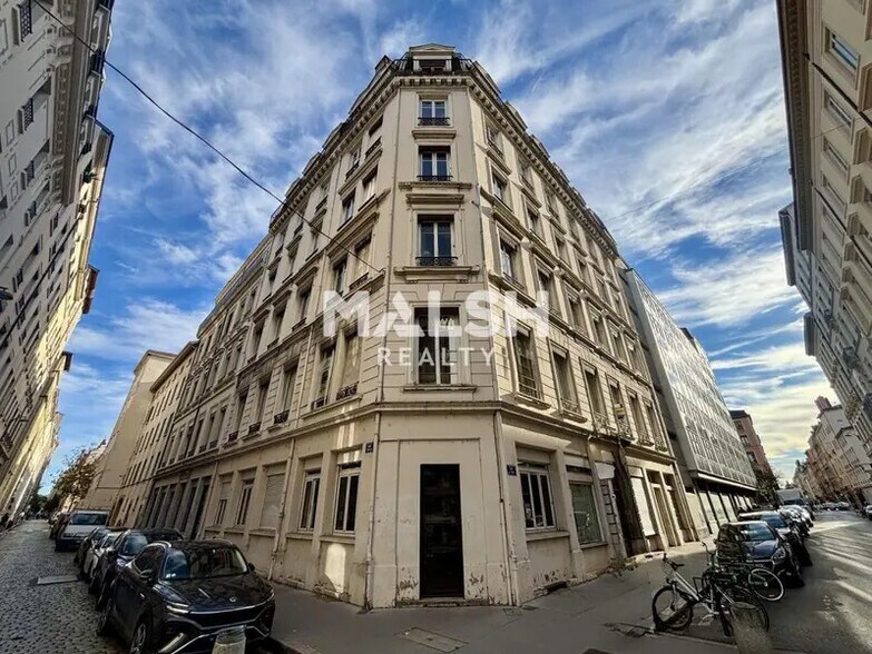 Bureau dans Lyon à louer - Photo du bâtiment - Image 1 de 17