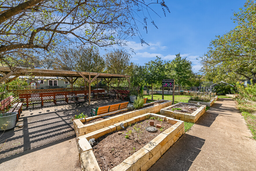 3710 Cedar St, Austin, TX à vendre - Photo du bâtiment - Image 3 de 6