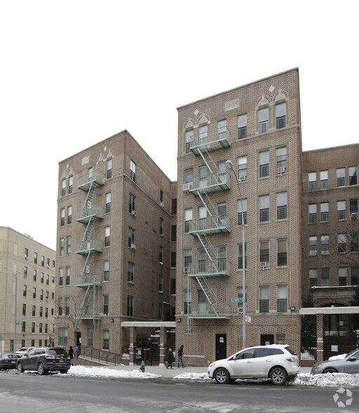 1645 Macombs Rd, Bronx, NY à vendre - Photo principale - Image 1 de 6