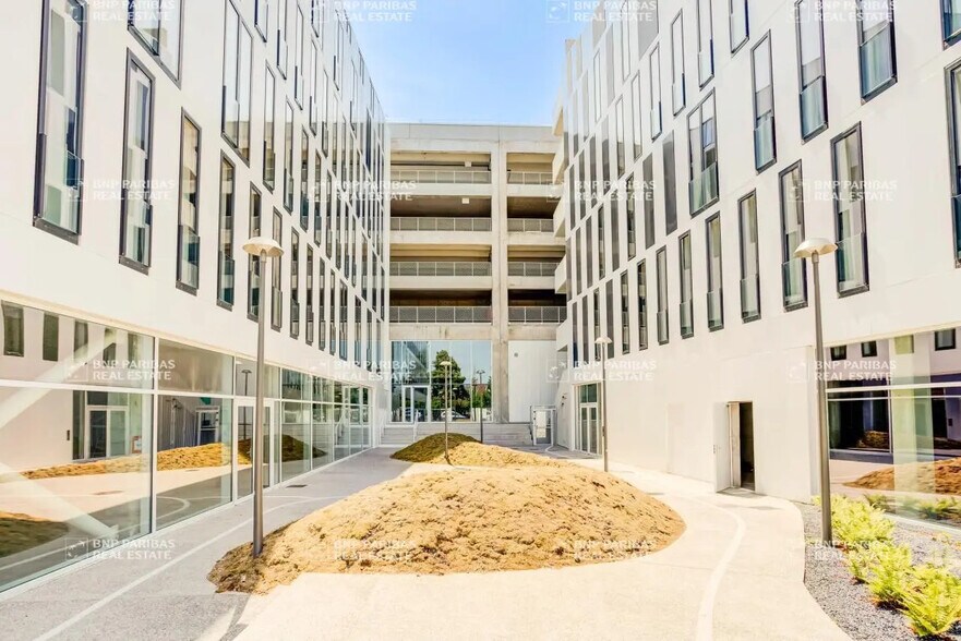 61 Avenue Le Notre, Villeneuve-d'Ascq à louer - Photo du bâtiment - Image 3 de 18