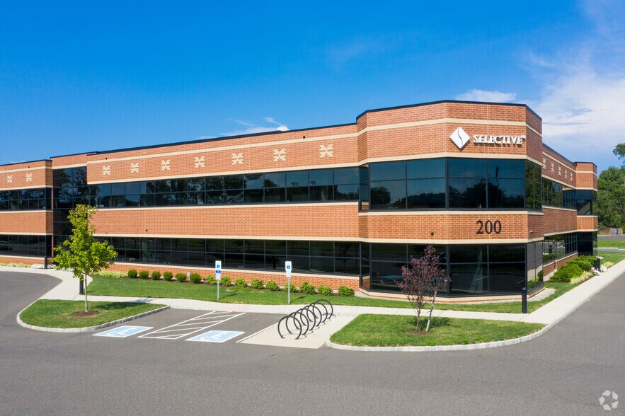 200 Clocktower Dr, Hamilton, NJ à louer - Photo du bâtiment - Image 3 de 7