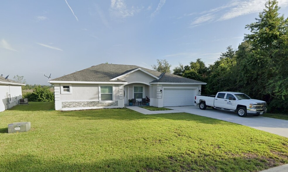 490 Haversham Rd, Deltona, FL à vendre - Photo principale - Image 1 de 1