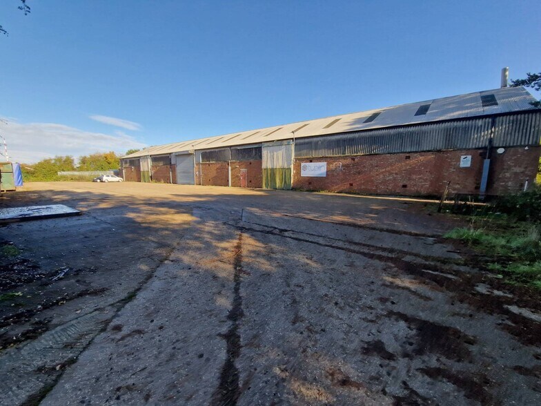 Old Mead Rd, Elsenham à vendre - Photo du bâtiment - Image 2 de 7