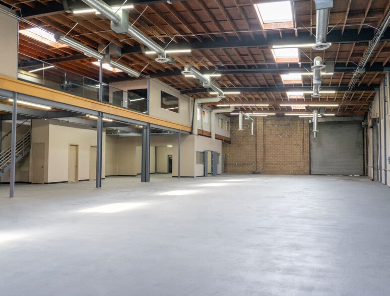 1900 E 7th Pl, Los Angeles, CA for sale - Building Photo - Image 3 of 14