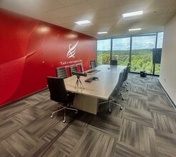 9040 Roswell Rd, Atlanta, GA for lease Interior Photo- Image 2 of 3