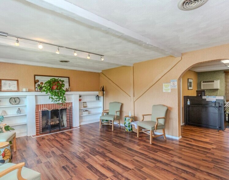 230 Airport Rd, Warwick, RI à vendre - Photo du bâtiment - Image 3 de 13