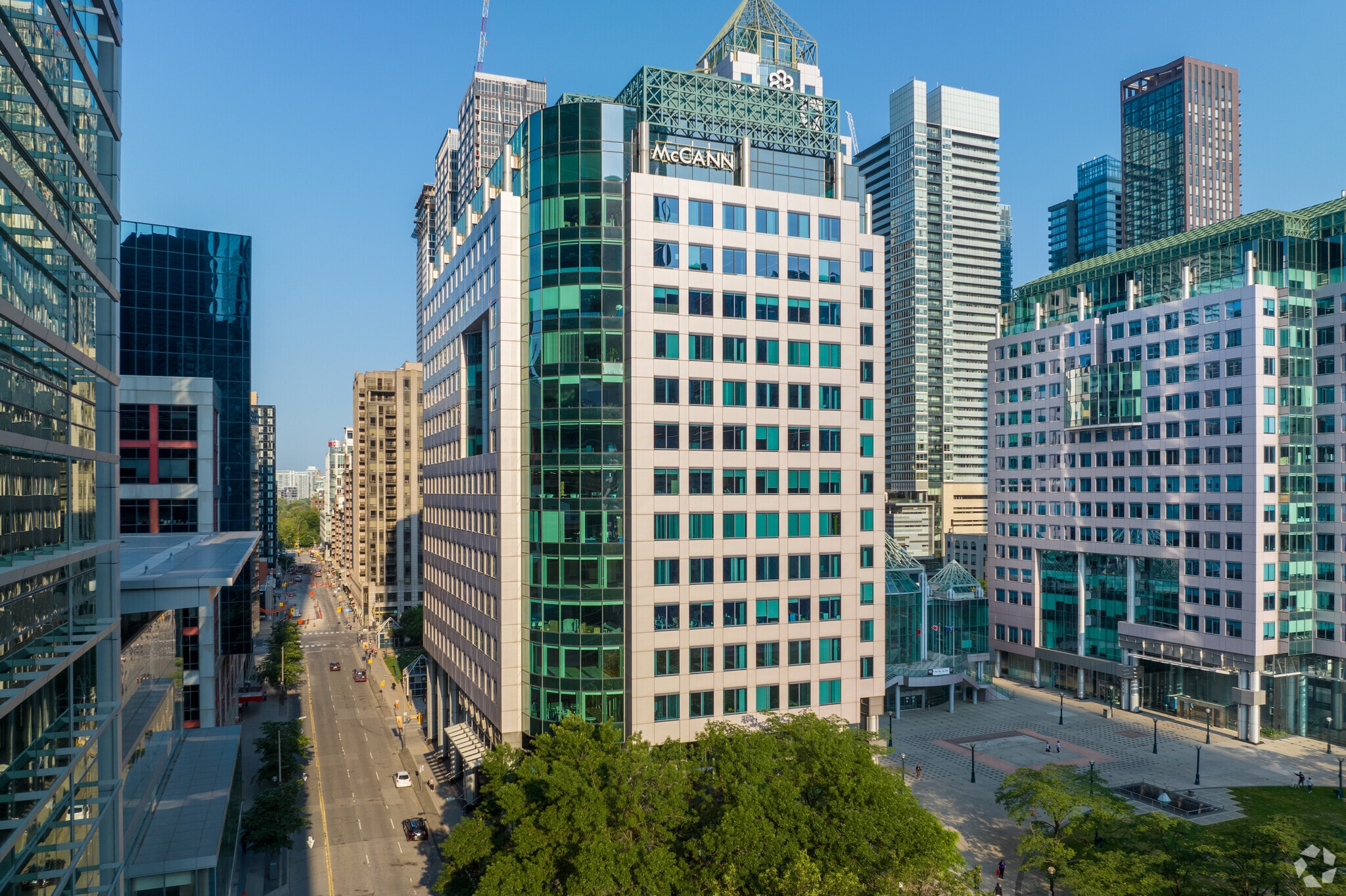 200 Wellington St W, Toronto, ON à louer Photo du bâtiment- Image 1 de 10