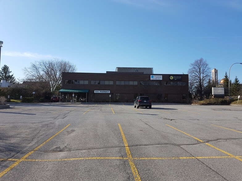 139 Greenbank Rd, Ottawa, ON à louer - Photo du bâtiment - Image 2 de 18