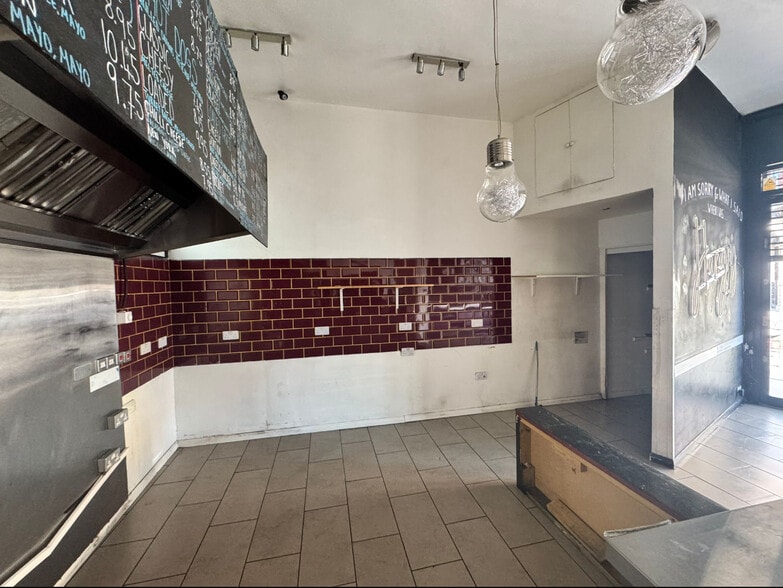 2 Tooting Bec Rd, London for lease - Building Photo - Image 3 of 5