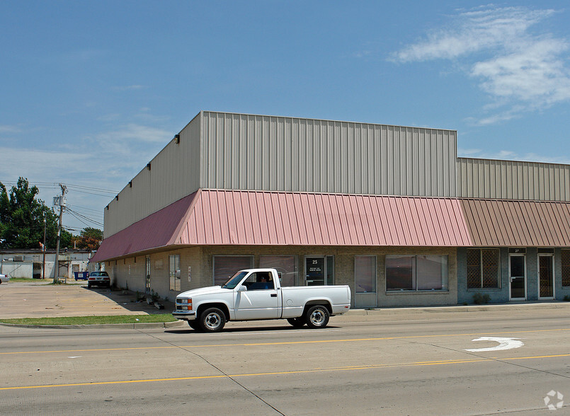 25 S Mill St, Pryor, OK à vendre - Photo principale - Image 1 de 1