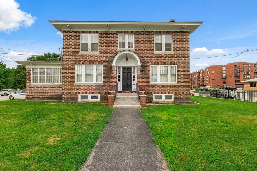 93 Roxbury St, Keene, NH à vendre - Photo du bâtiment - Image 2 de 26