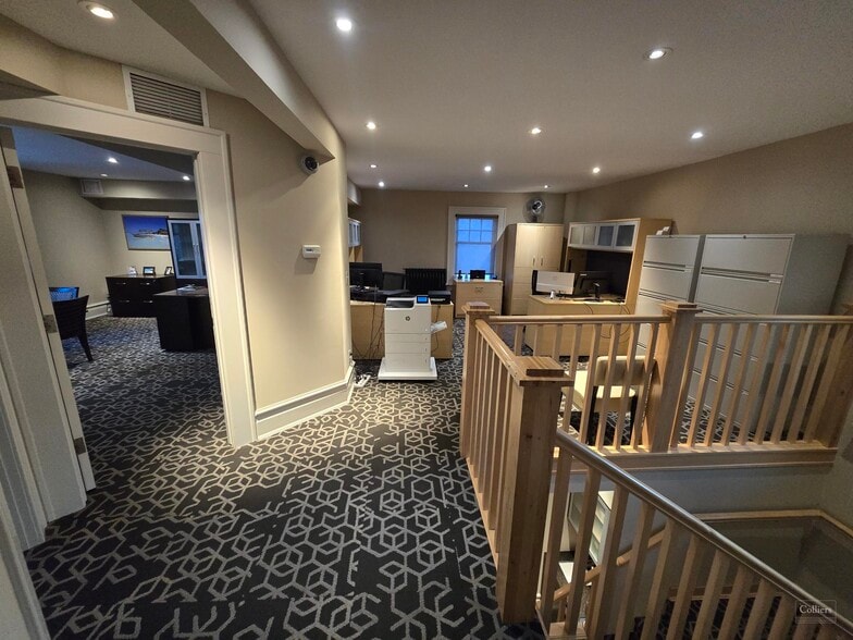 111 Pulford St, Winnipeg, MB for sale - Interior Photo - Image 3 of 6