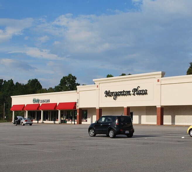 112 E Fleming Dr, Morganton, NC à louer - Photo du bâtiment - Image 2 de 6