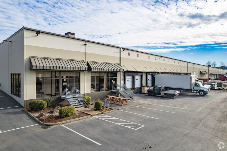 13539-13551 SE Johnson Rd, Milwaukie, OR for lease - Building Photo - Image 1 of 5