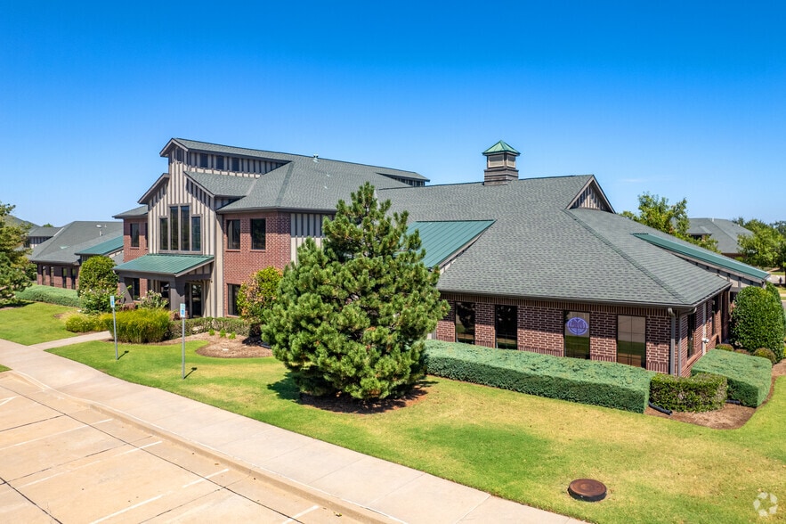 755 W Covell Rd, Edmond, OK for lease - Primary Photo - Image 2 of 21