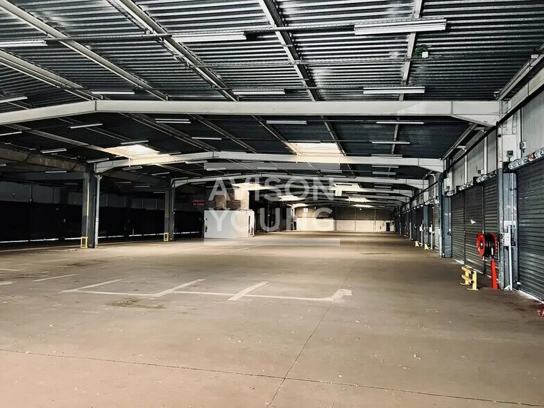 Flex in Aulnay-sous-Bois for lease - Interior Photo - Image 2 of 10