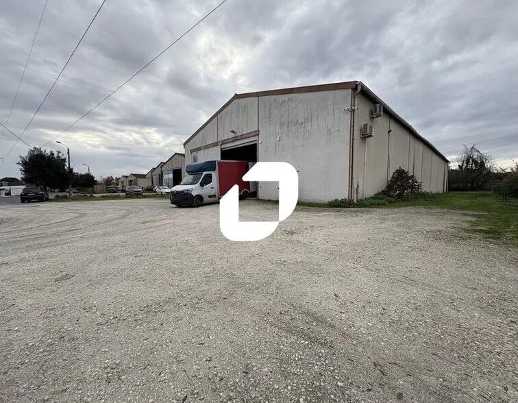 Flex in Carbon-Blanc for lease - Building Photo - Image 1 of 12