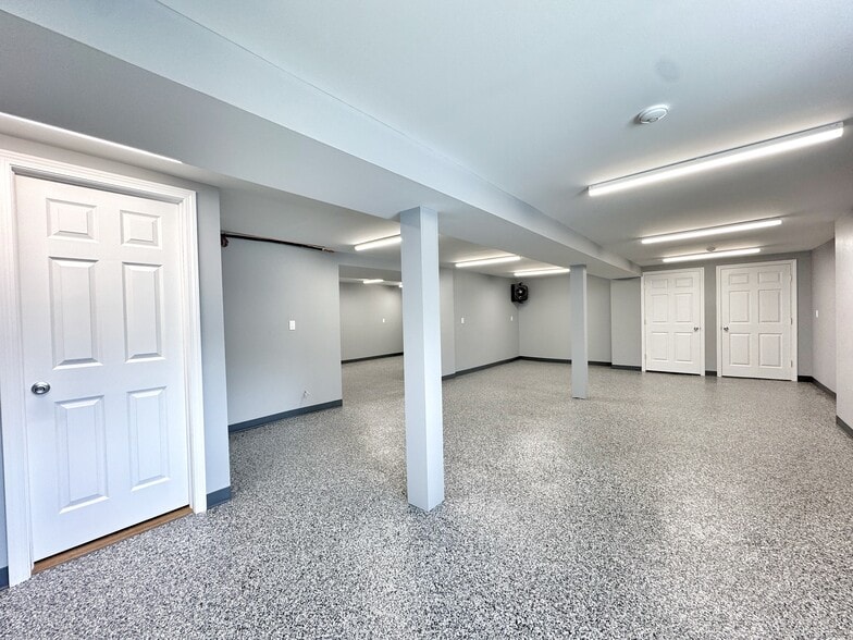 16 Ruby St, Norwalk, CT à louer - Photo du bâtiment - Image 3 de 13