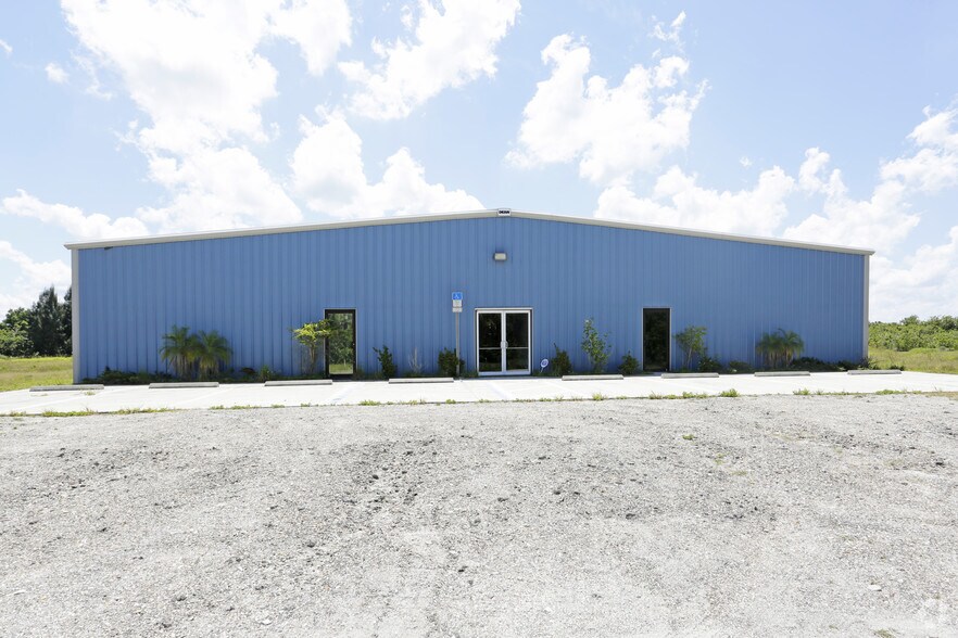 2551 Taylor Rd, Punta Gorda, FL à vendre - Photo du bâtiment - Image 3 de 6