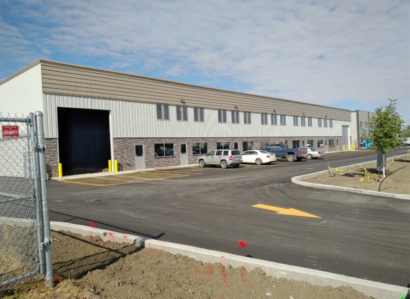 614 Solomon Cres, Regina, SK for sale - Primary Photo - Image 1 of 1