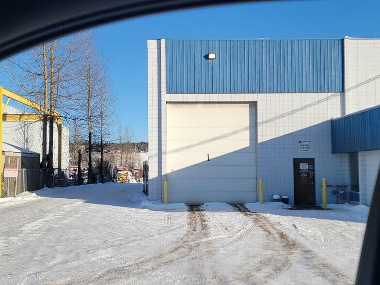 9499 Milwaukee Way, Prince George, BC à louer - Photo du bâtiment - Image 3 de 15