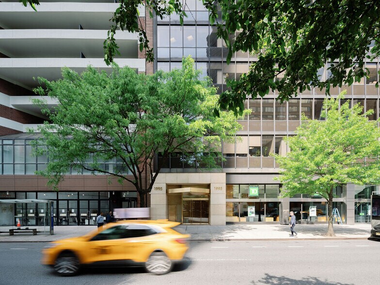 1995 Broadway, New York, NY à louer - Photo du bâtiment - Image 3 de 16