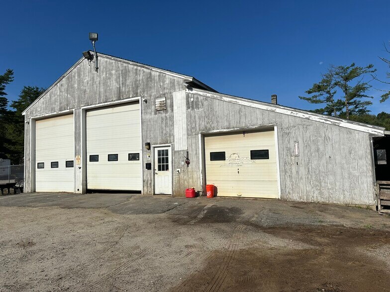 16 Meadow Road Ext, Topsham, ME à louer - Photo du bâtiment - Image 2 de 6