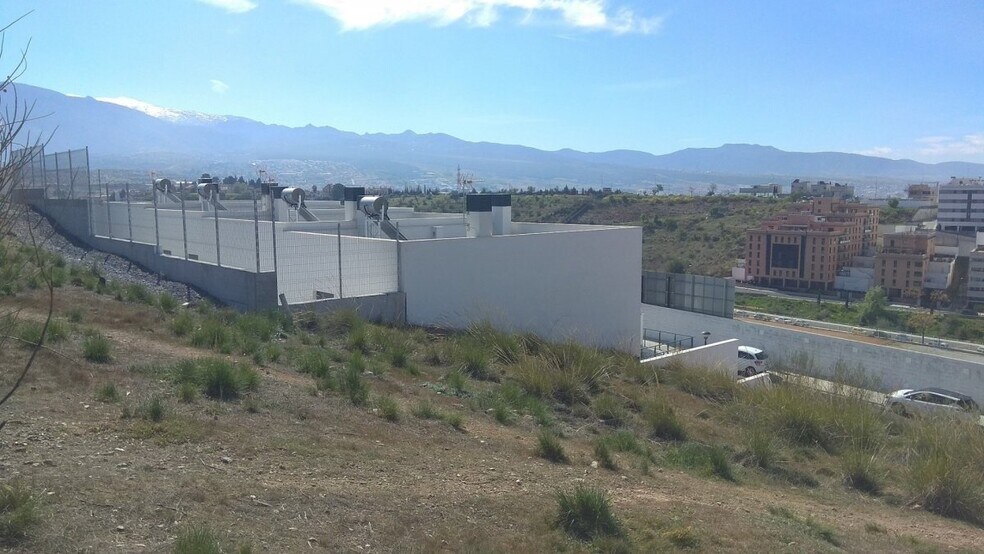 Terrain dans Granada, Granada à vendre - Photo du bâtiment - Image 3 de 4