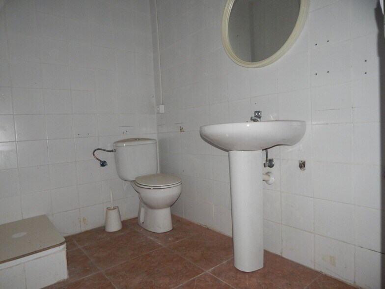 Commerce de détail dans Ontinyent, Valencia à louer - Photo du bâtiment - Image 2 de 3