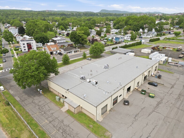 317 Meadow St, Chicopee, MA for lease - Building Photo - Image 3 of 8