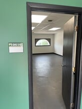 10605-10715 E Winner Rd, Independence, MO for lease Interior Photo- Image 1 of 5