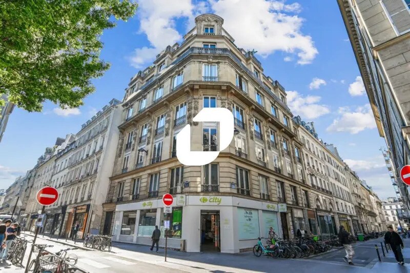 16 Rue Martel, Paris for lease - Building Photo - Image 1 of 25