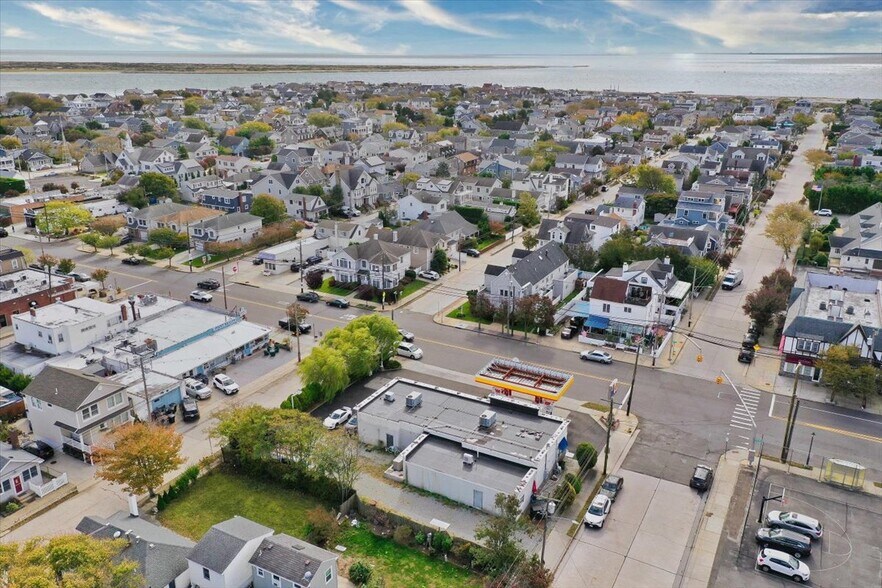 12 Lido Blvd, Point Lookout, NY à vendre - Photo du bâtiment - Image 3 de 25