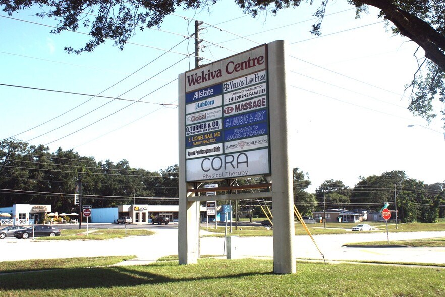 1706 E Semoran Blvd, Apopka, FL à louer - Photo du bâtiment - Image 2 de 6