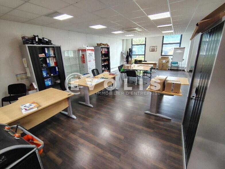Office in Noisy-le-Sec for lease - Interior Photo - Image 3 of 5