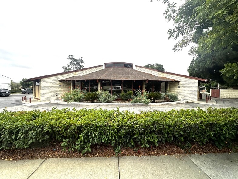 1230 E Arrow Hwy, Upland, CA for lease - Building Photo - Image 1 of 16
