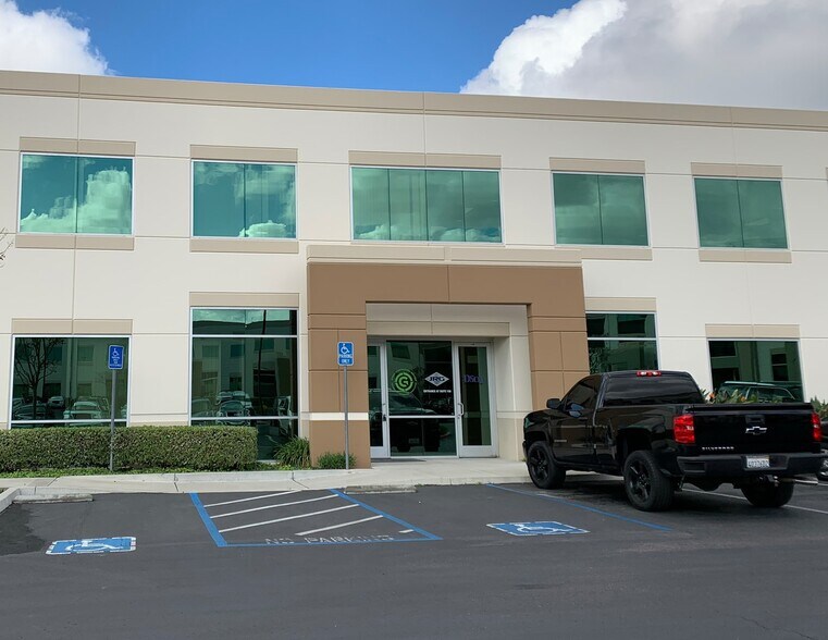3512 Seagate Way, Oceanside, CA à louer - Photo du bâtiment - Image 3 de 4