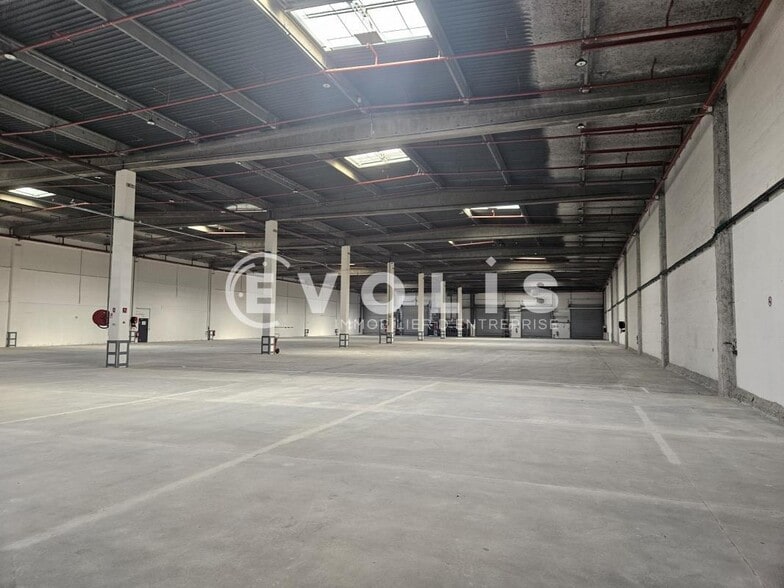 8-10 Avenue D'Oceanie, Les Ulis for lease - Interior Photo - Image 3 of 15