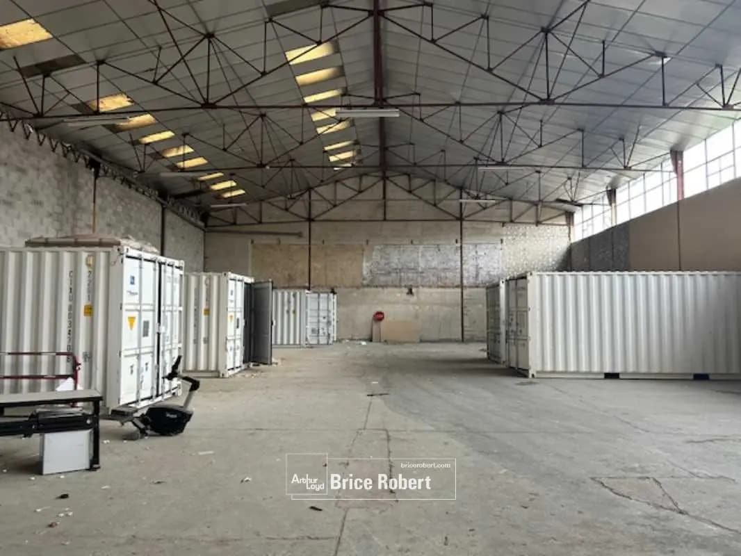 Flex in Décines-Charpieu for lease Interior Photo- Image 1 of 6