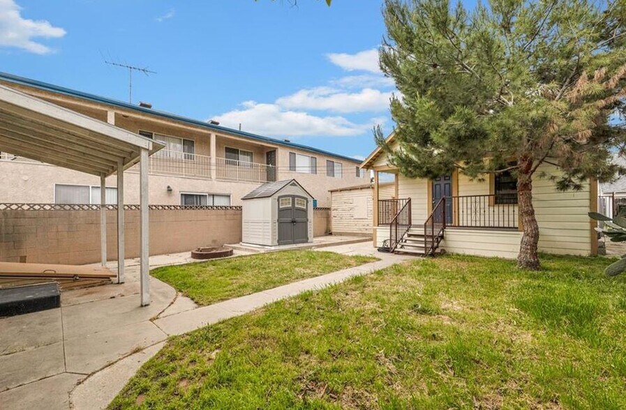 362 W 11th St, San Pedro, CA à vendre - Photo du bâtiment - Image 3 de 12