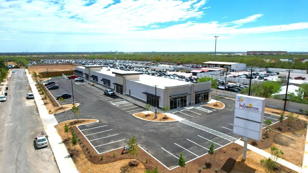 1430 Sava, San Antonio, TX à louer - Photo du bâtiment - Image 2 de 7