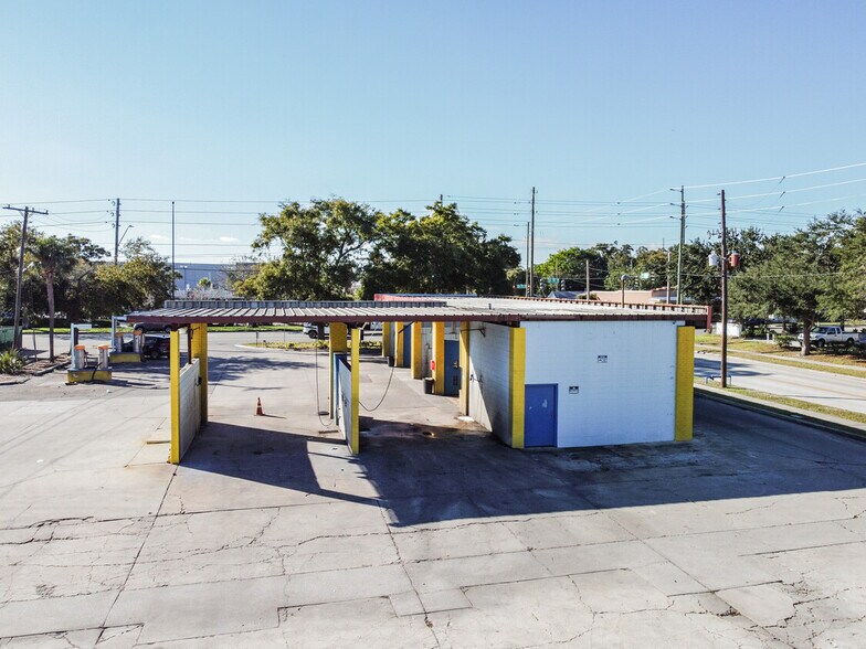 661 16th St N, Saint Petersburg, FL à vendre - Photo du bâtiment - Image 2 de 46