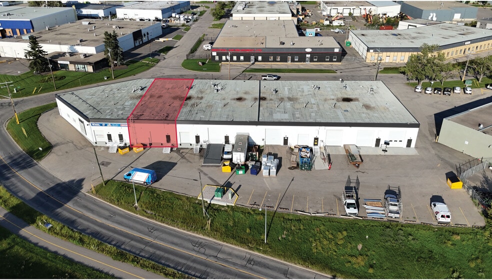 1301-1313 Hastings Cres SE, Calgary, AB for lease - Building Photo - Image 2 of 8